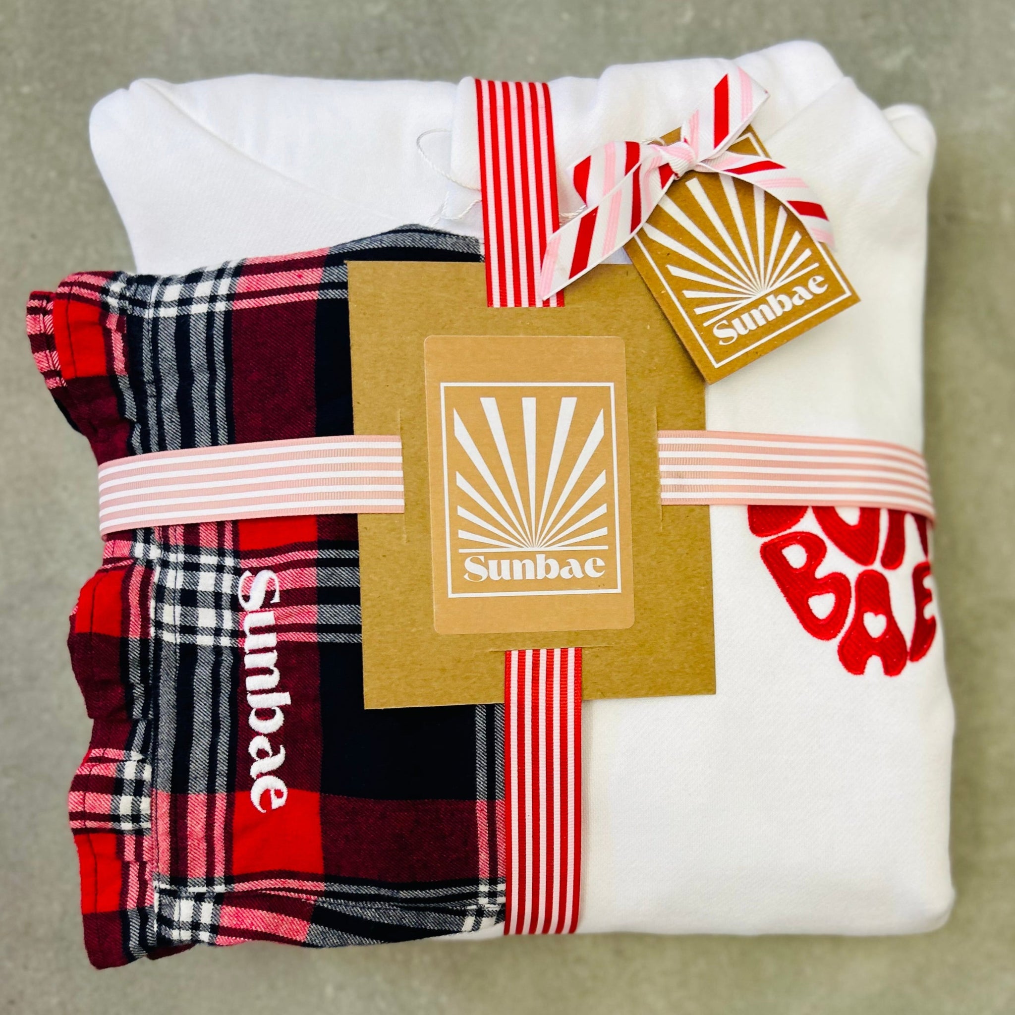 SUNBAE Snuglemas Bundle in White & Red